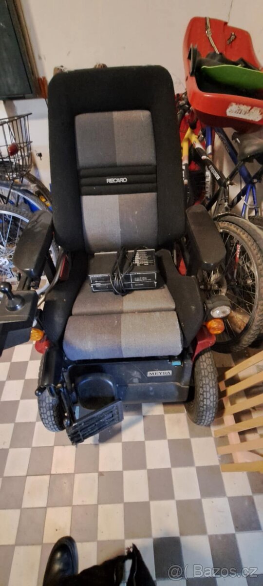 Elektrický invalidní vozík - 2