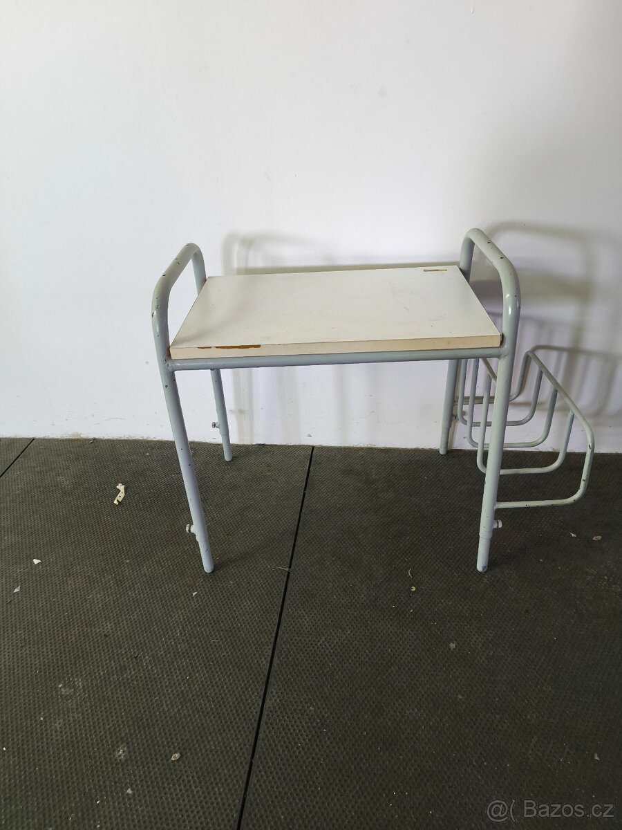 Odkládací stolek - 2