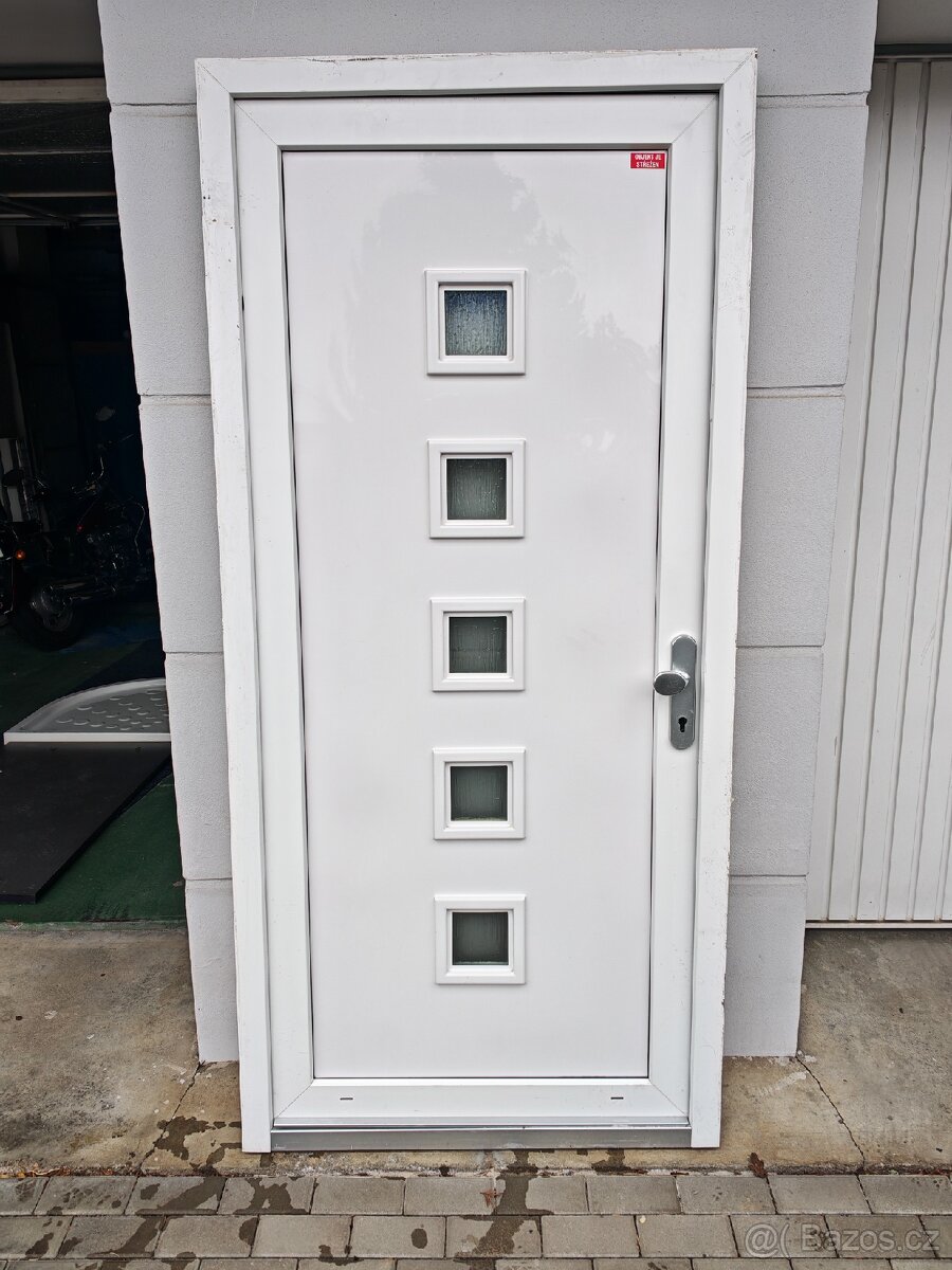 Plastové vchodové dveře - 2