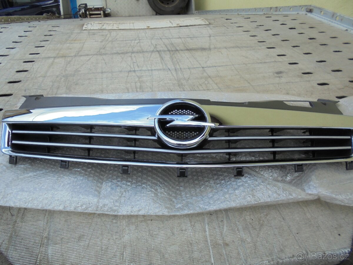 Opel astra H, rok 2009 přední maska nová - 2