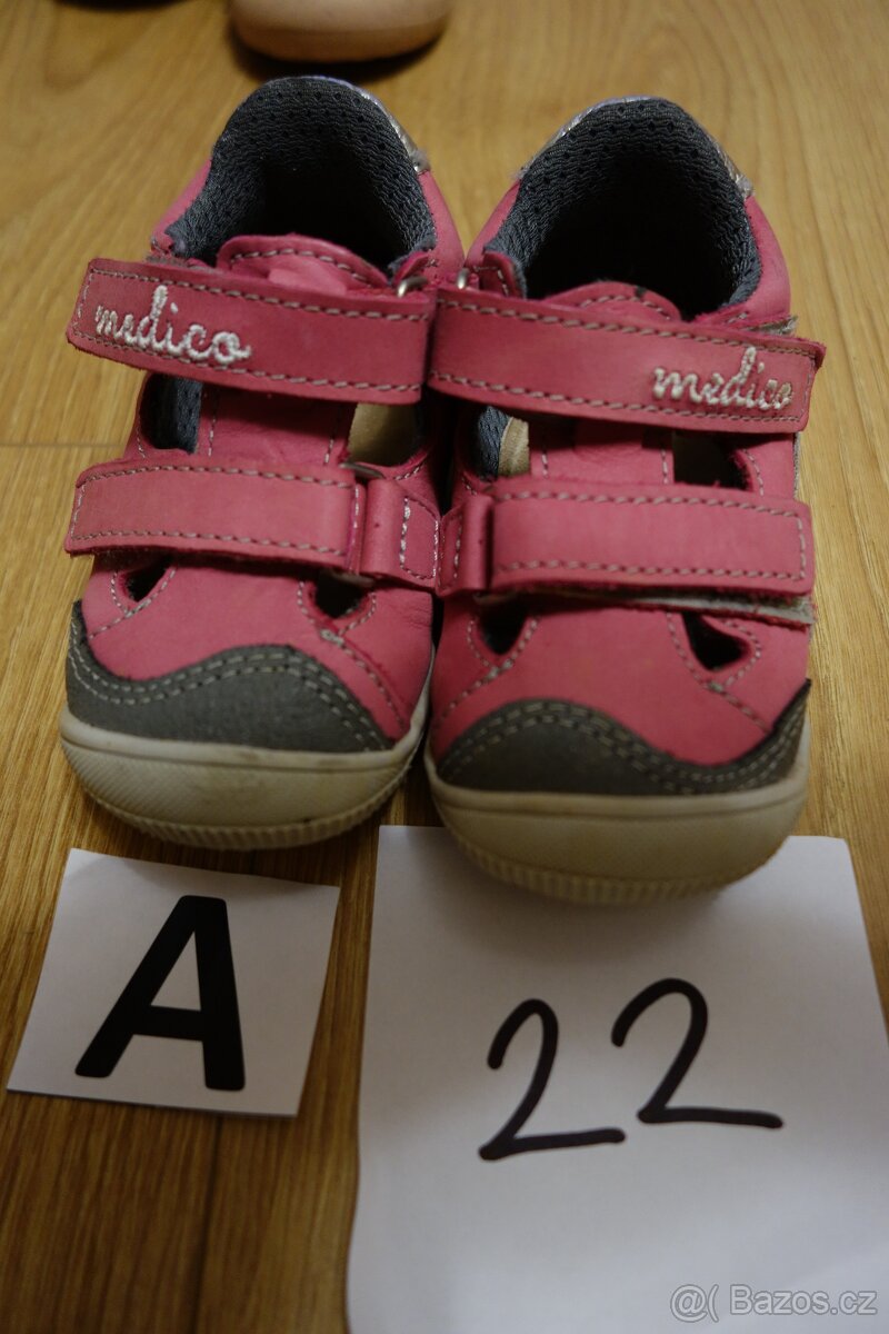 Dětské sandále, kožené, vel. 22 - 2