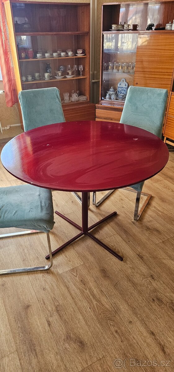 Jidelni stul 110 prumer - 2