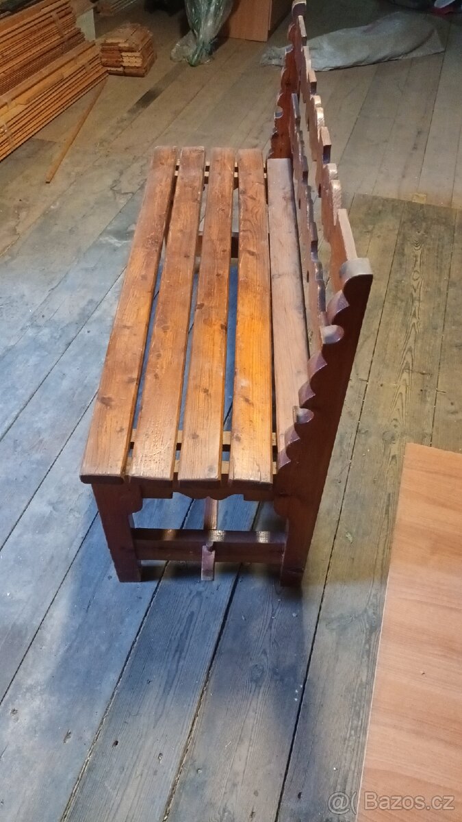 Dřevěná lavice - 2