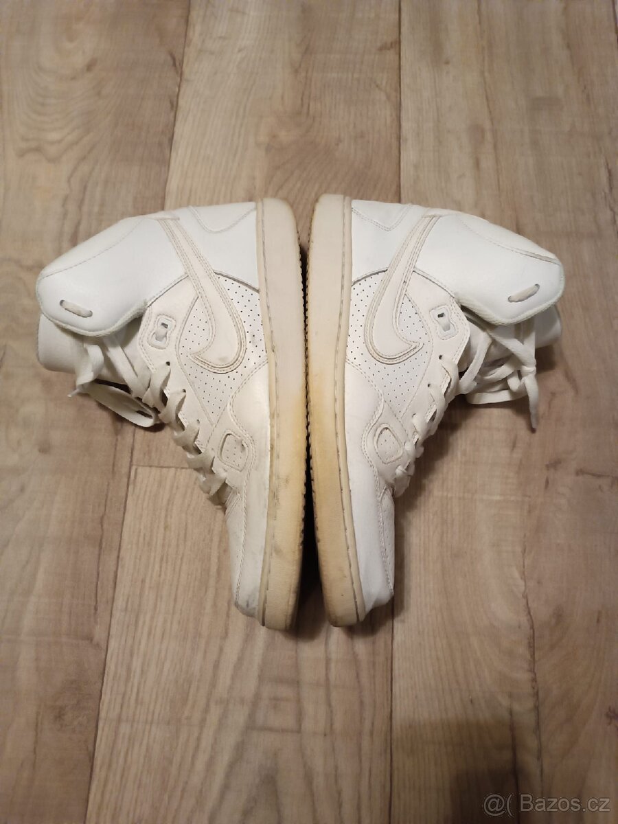 Botasky Nike velikost 45 - 2