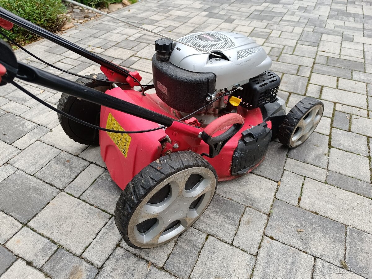 sekačka HECHT 135cc OHV - 2