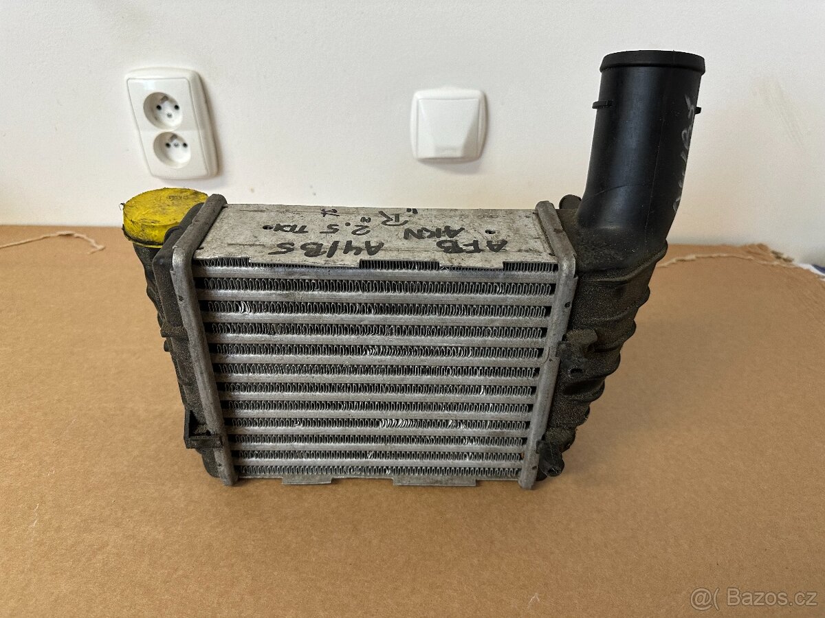 Audi A4 B5 8D intercooler 2.5TDi pravý - 2