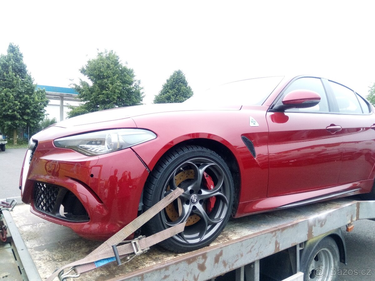 Alfa Romeo Giulia - DÍLY Z VOZU - 2