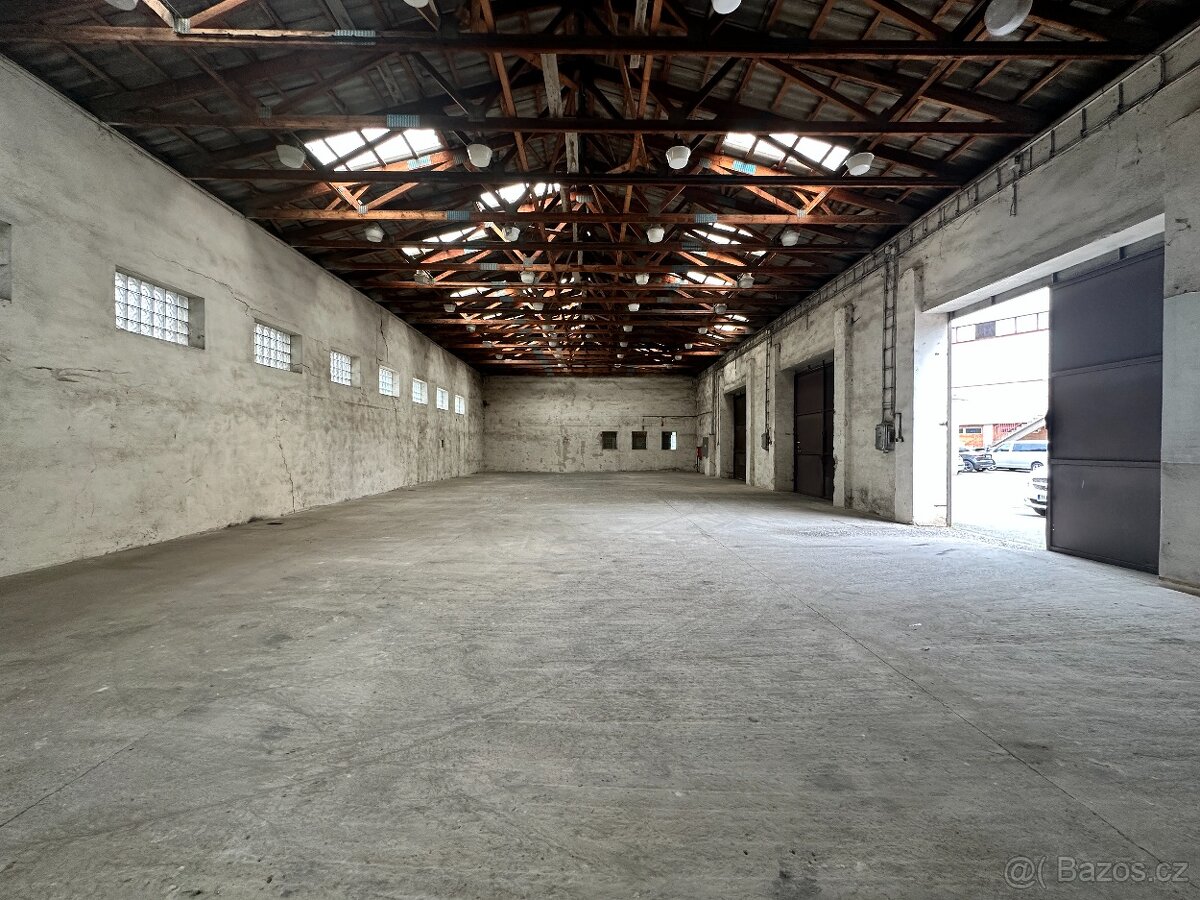 Pronájem prodejního skladu v centru města VM - 2