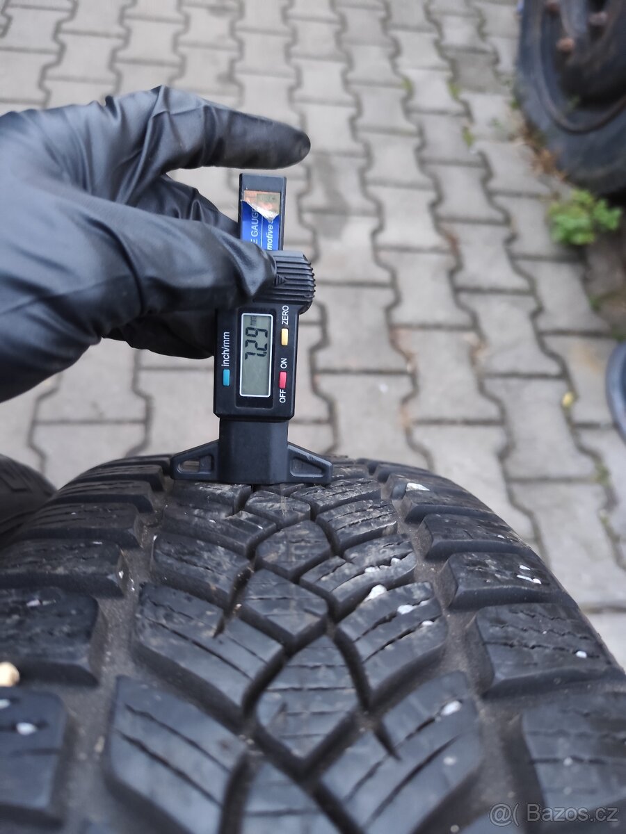 Zimní 215/65/16, disky 5 x 114,3 Mazda - 2