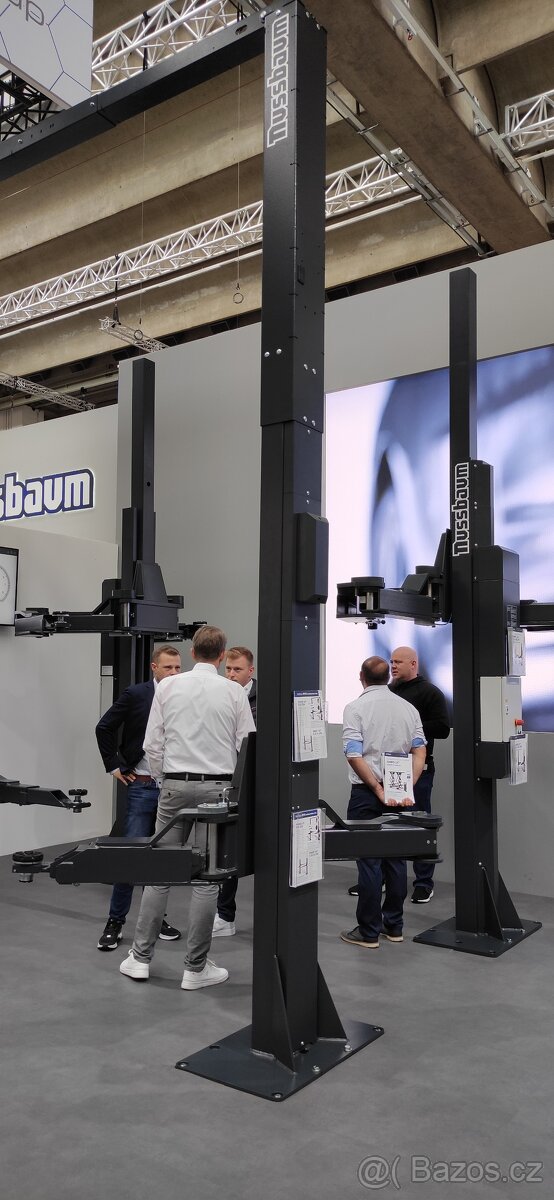 Zvedák DVOUSLOUPOVÝ se SPDNÍM/ VRCHNÍM propojením 3.5-7.5t - 2