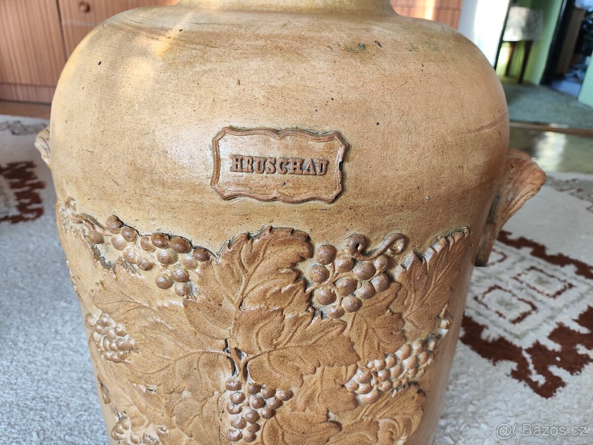 Vzácná hliněná nádoba na víno o objemu cca 60l - 2