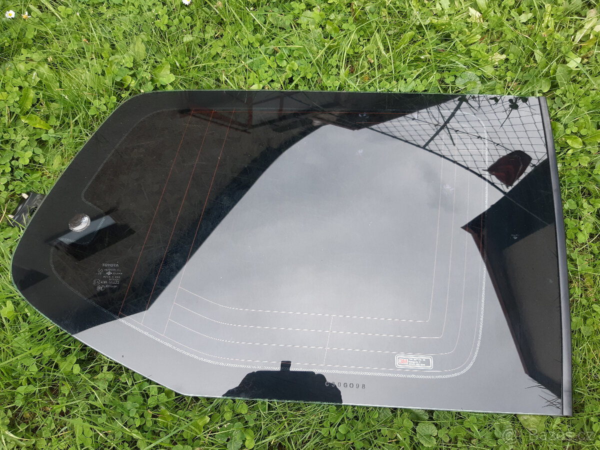 Boční okna/skla s anténou vč. těsnění - Toyota LC 120