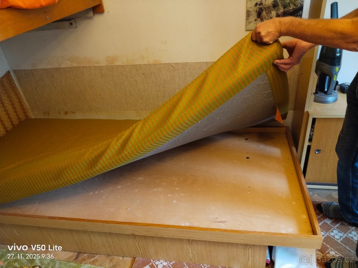 válenda s úložným prostorem - 2