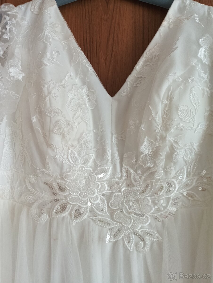 SVATEBNÍ ŠATY - 2