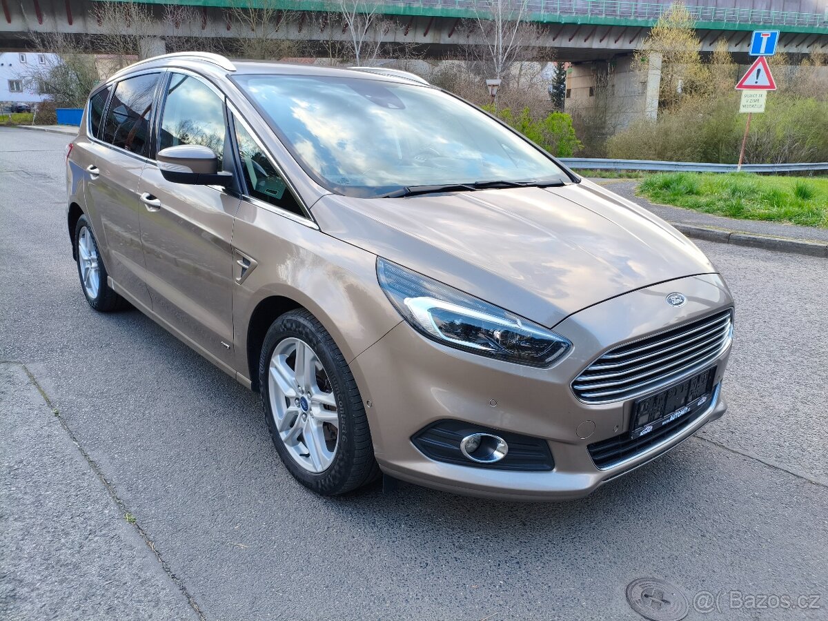Ford S-MAX 2.0 Tdci 140Kw Titanium 4x4 r.v.2019 nové v ČR - 2