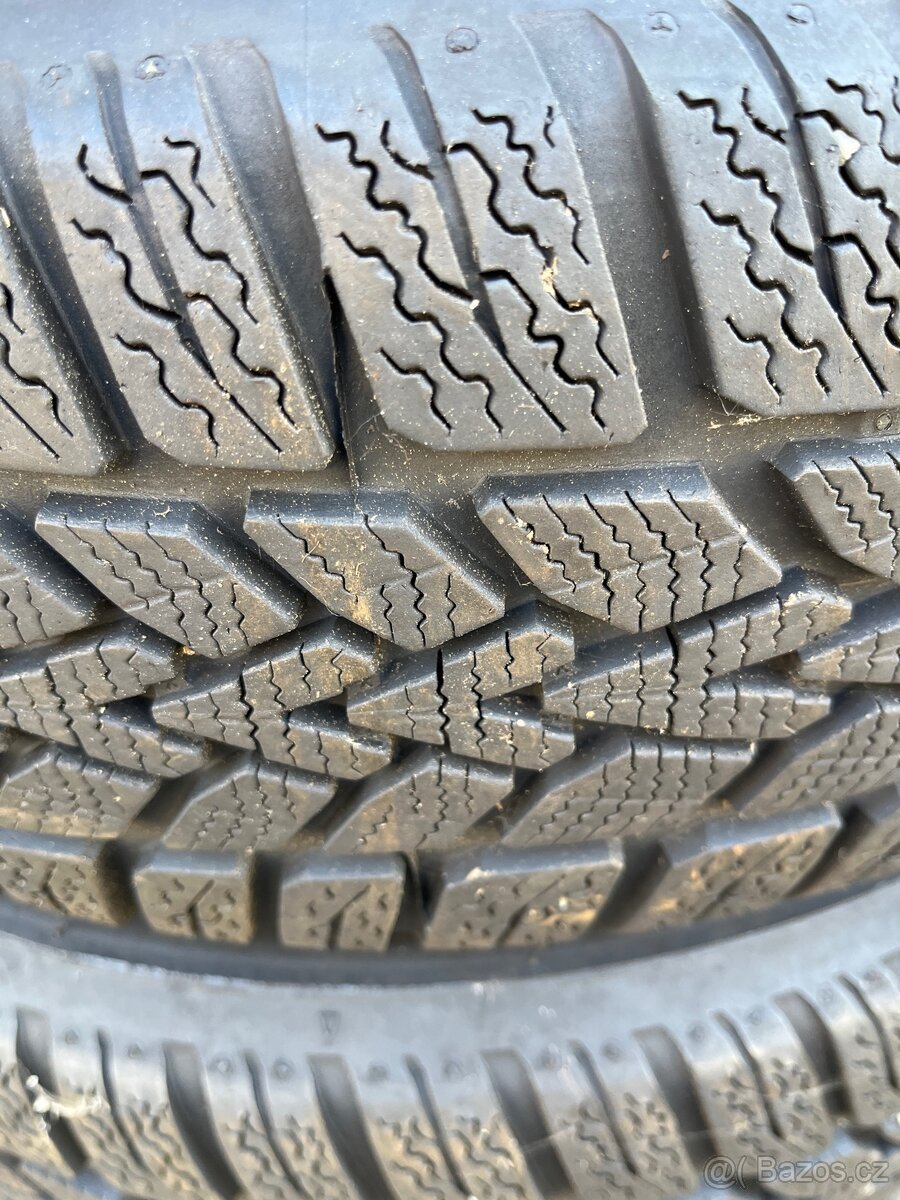 Zimní pneu 185/60/15 - 2