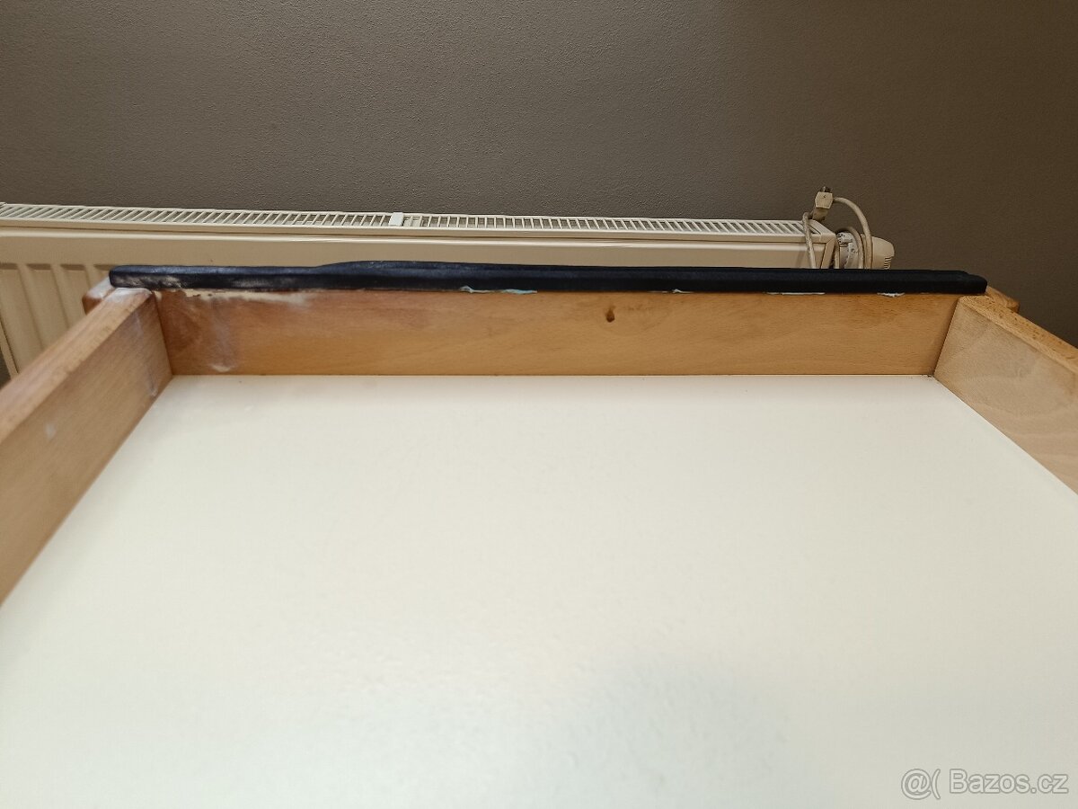 Přebalovací pult s vybavou - 2