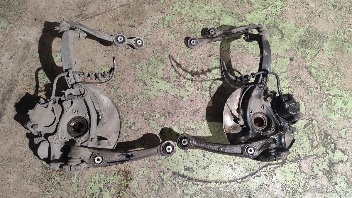 Přední těhlice s kotoučem Audi A4 B8 Levá/Pravá - 2