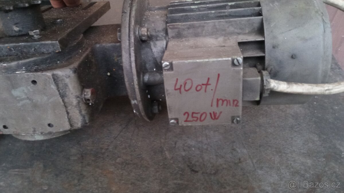 Elektromotory 400 V s převodovkou - 2