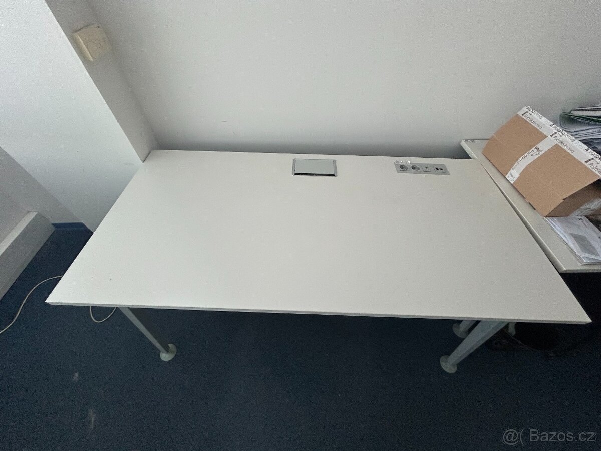 Kancelářský stůl 140x80cm - 2