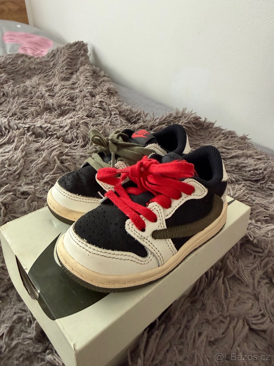 Jordan 1 low travis scott - 2