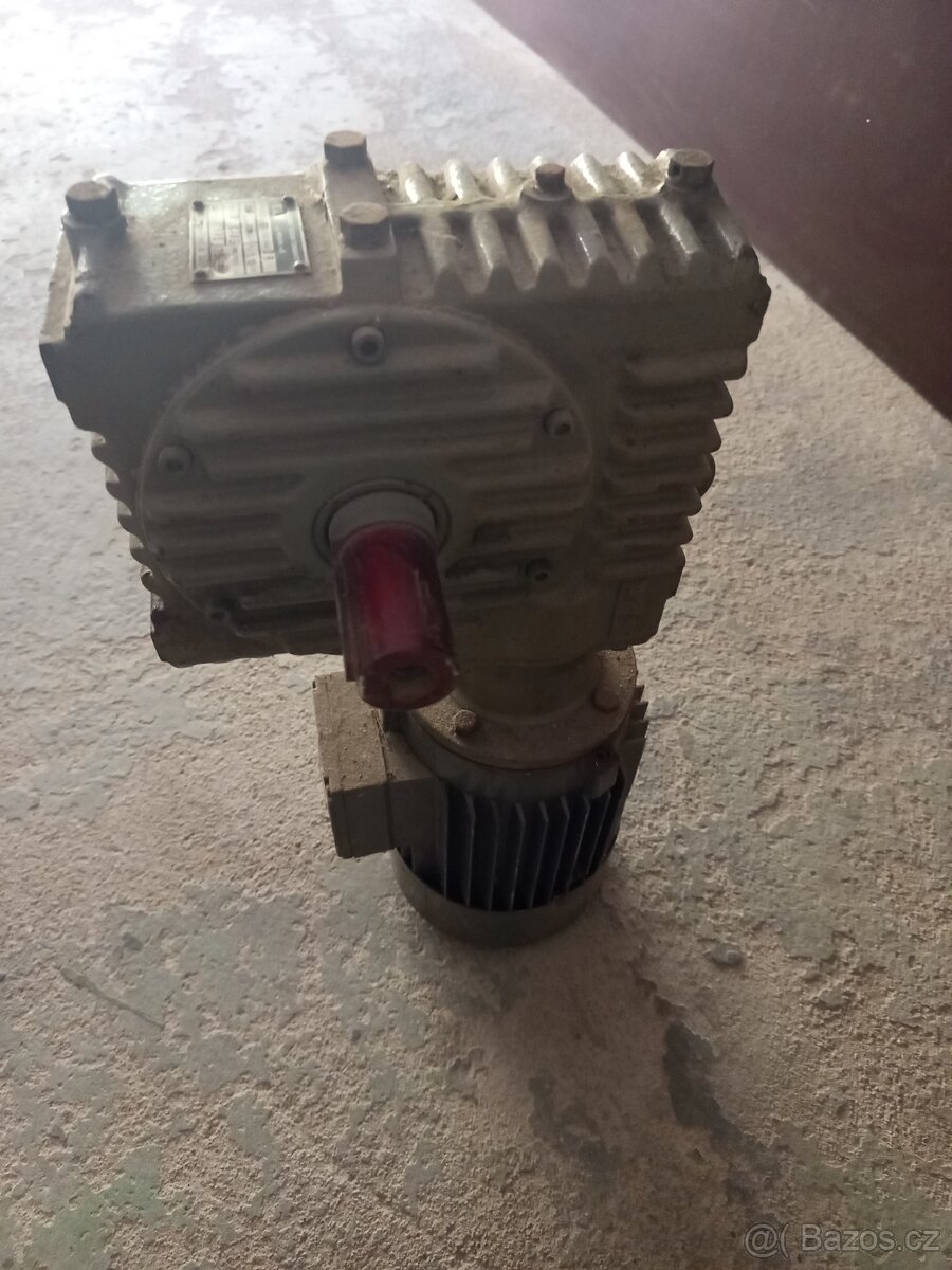 Elektromotor s převodovkou 1.1kw - 2