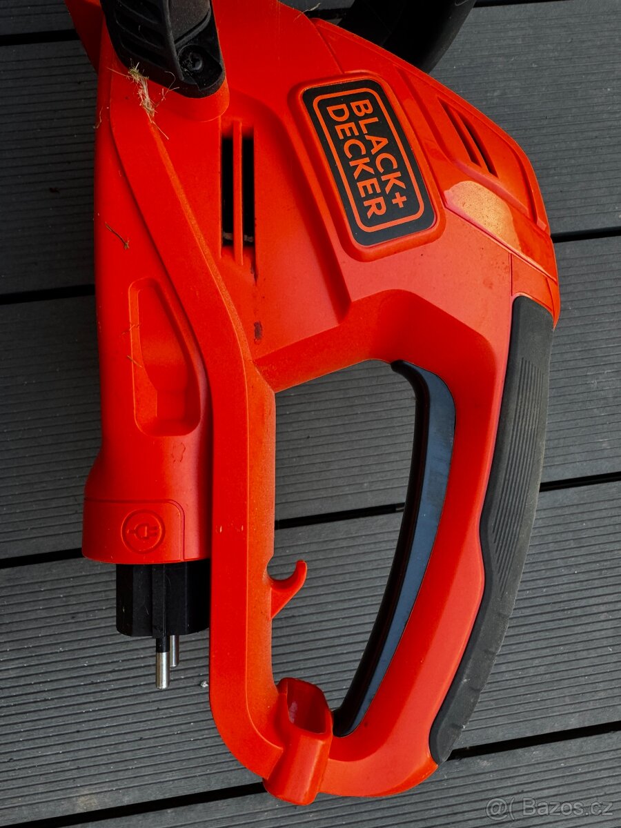 Elektrické nůžky na živý plot Black+Decker - 2