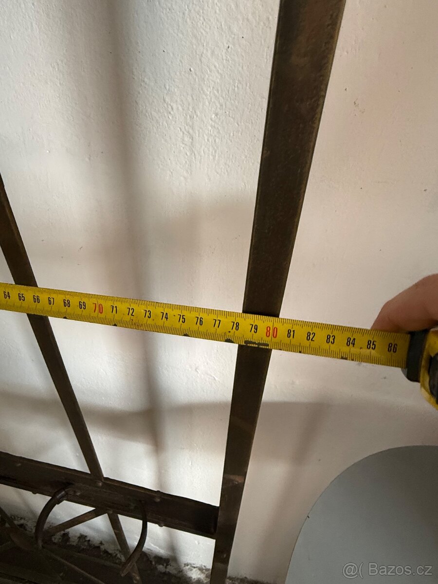 Kovový věšák se zrcadlem retro - 2