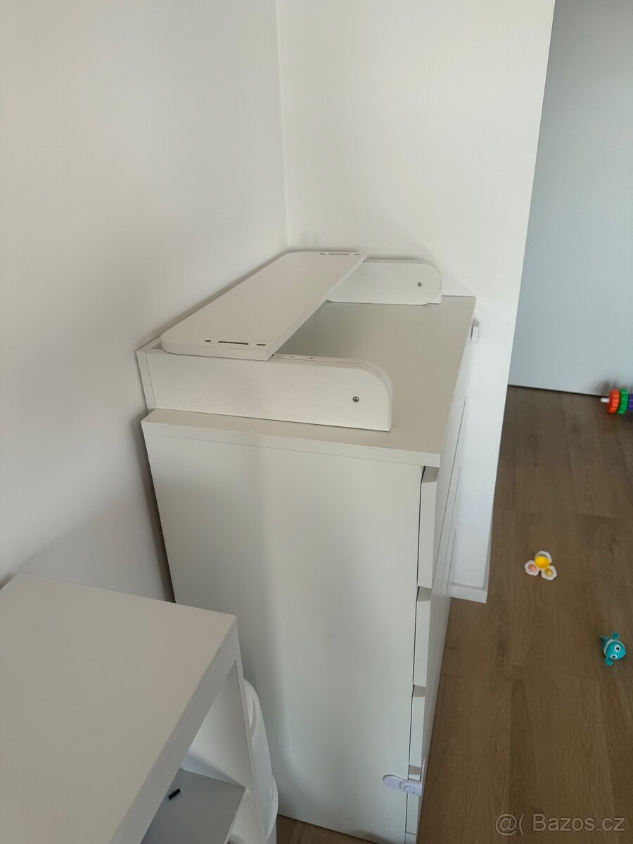 Přebalovací stolík - skládací - 2