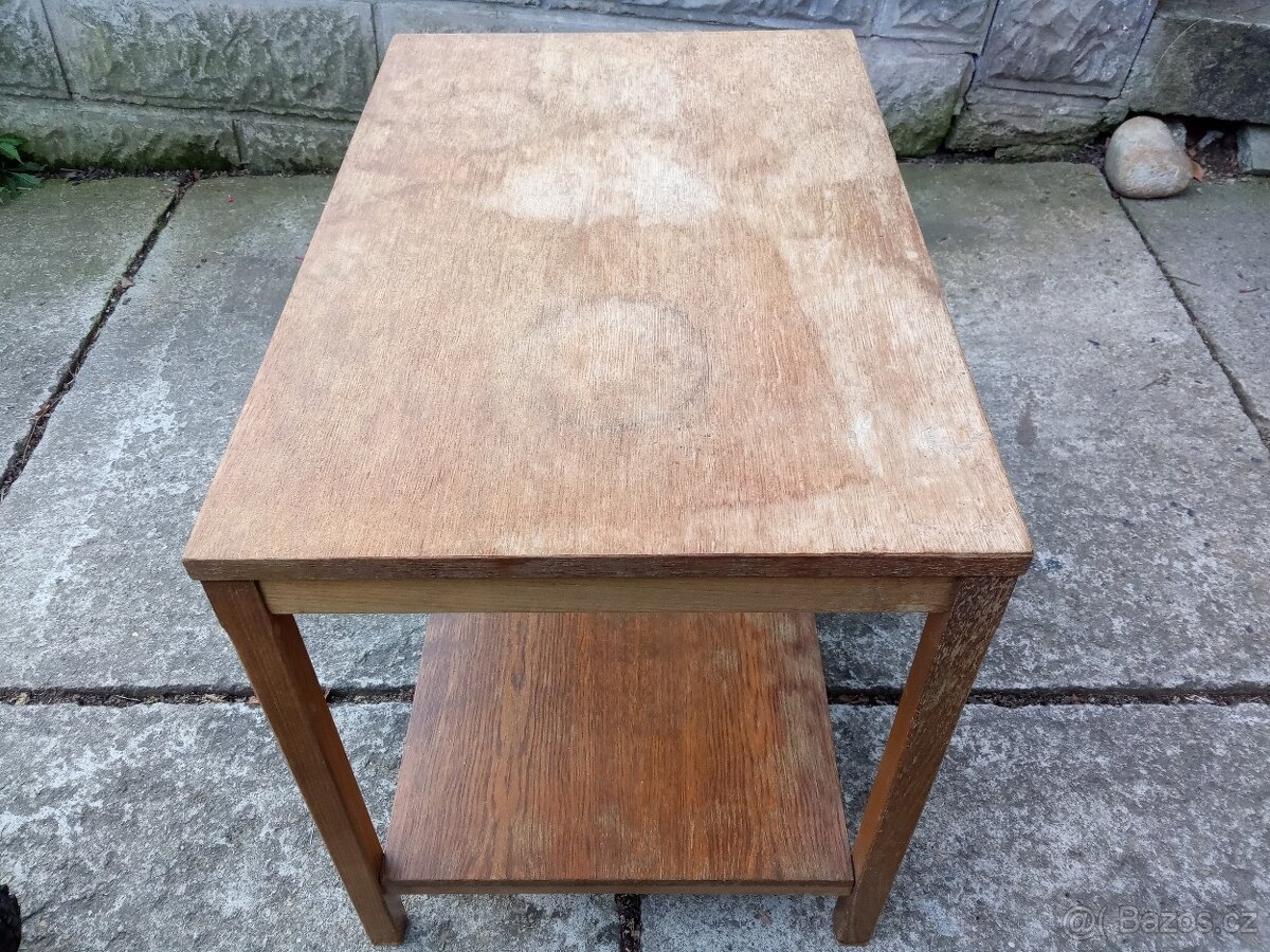 Konferenční stolek - 2