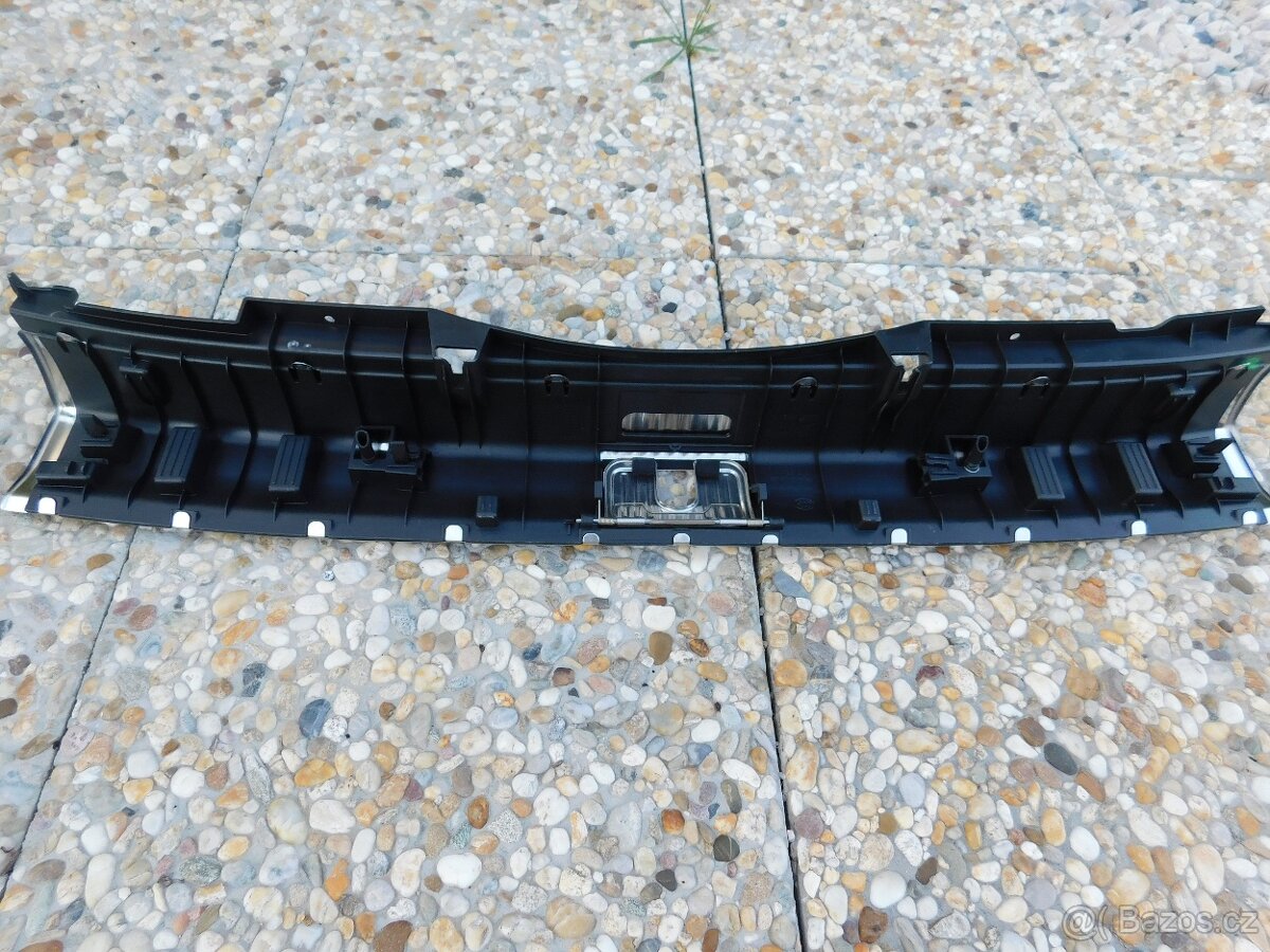 AUDI A4 chrom lišta zadního nárazníku za 500.- - 2