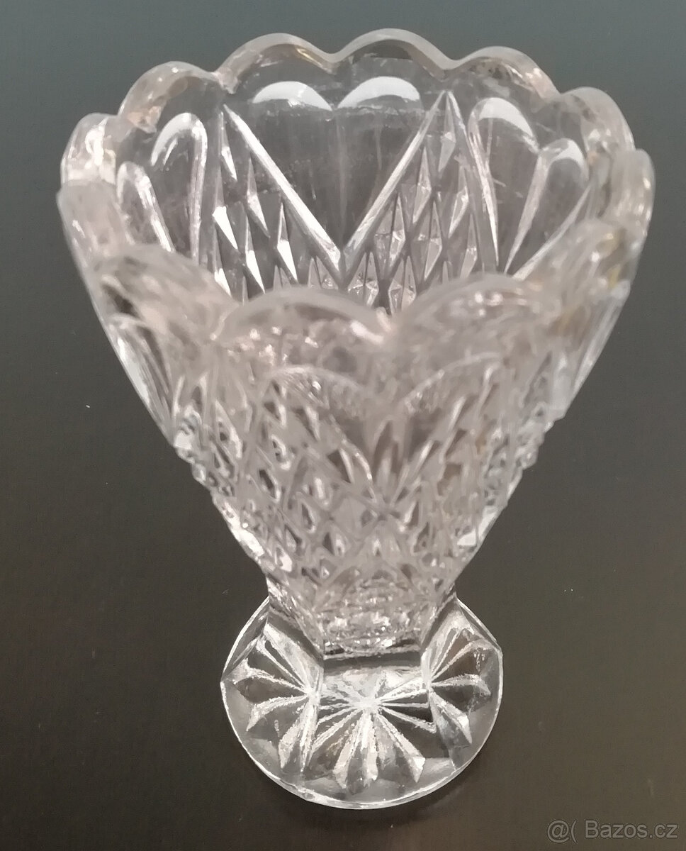 Váza broušená - 2