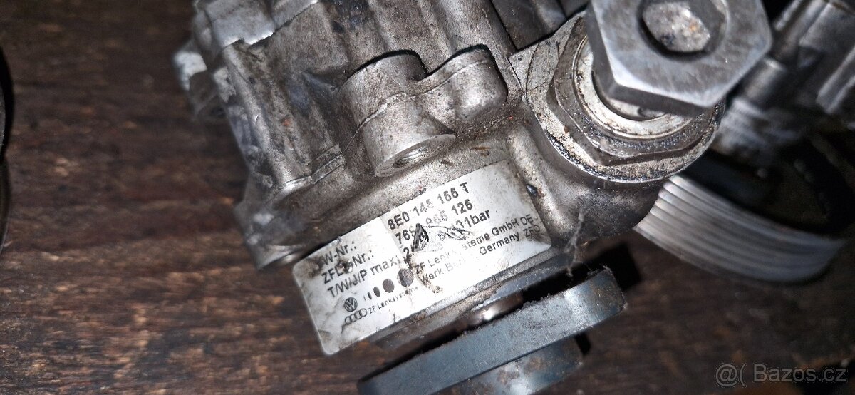 Servo cerpadlo Audi A4 8E 8e0145155t - 2