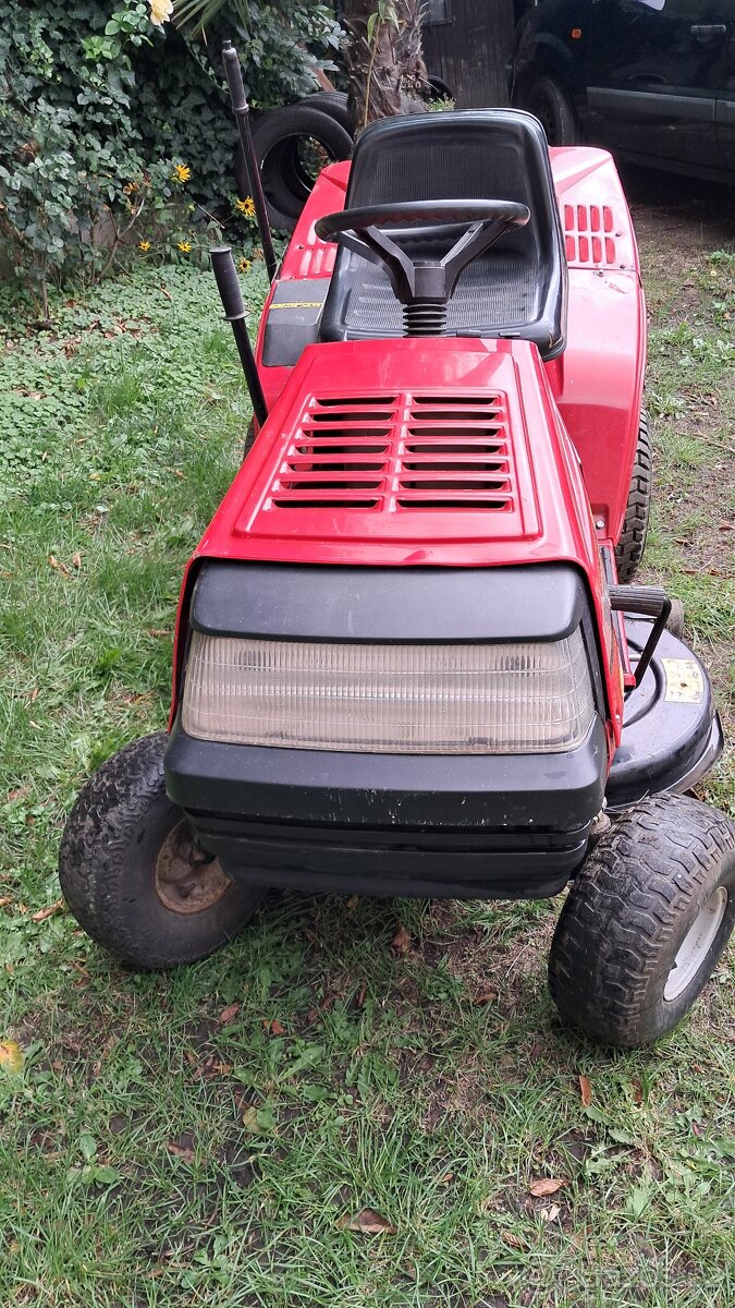 Zahradní traktůrek MTD - 2