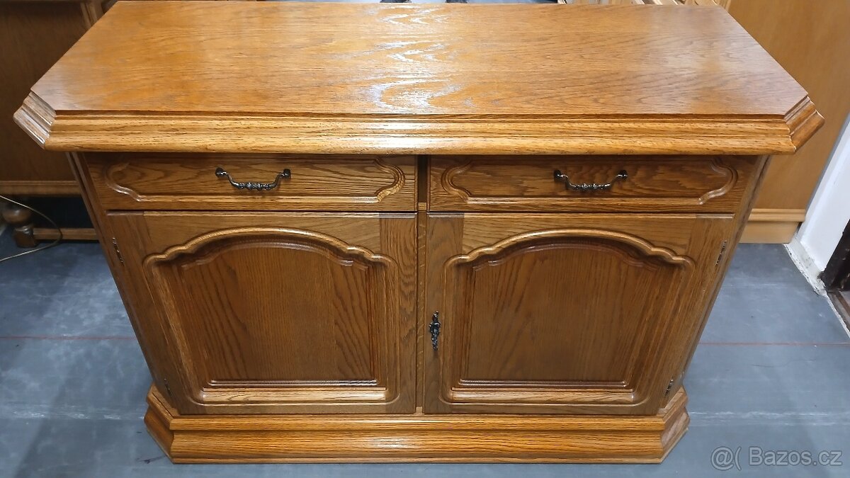 Masivní rustikální komoda - 2