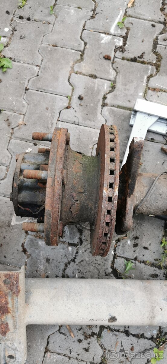 Zadní náboje na Iveco Cargo 75e18 - 2