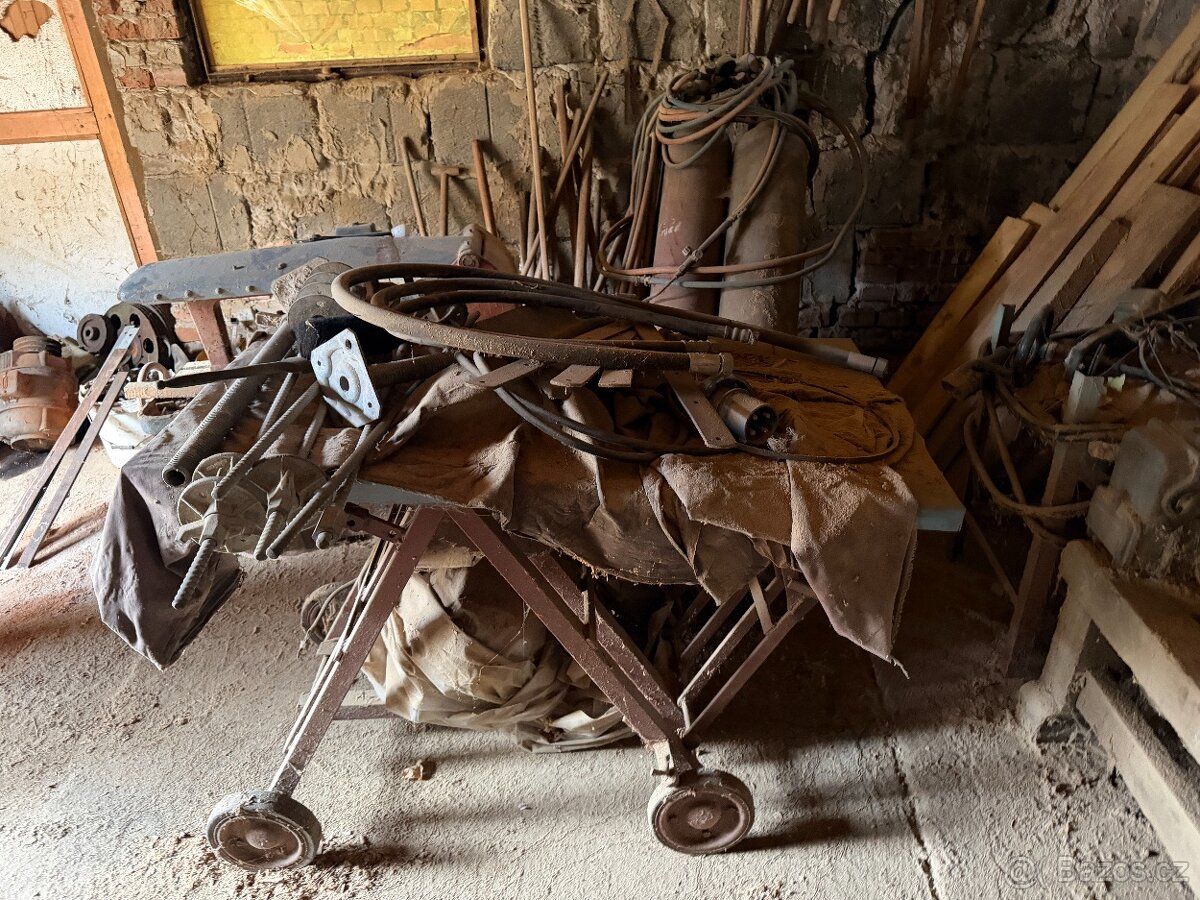 mix - autogen, jeřáb, ponk, hoblíky, láhve - 2