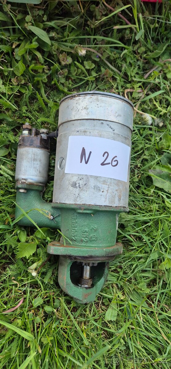 Tatra 613-mix dílů - 2