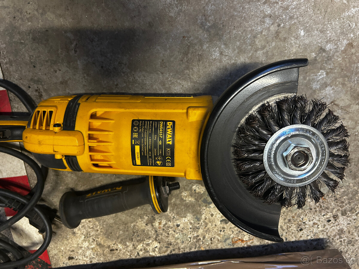 TÉMĚŘ NOVÁ Úhlová bruska 180mm DeWALT DWE4557 - 2