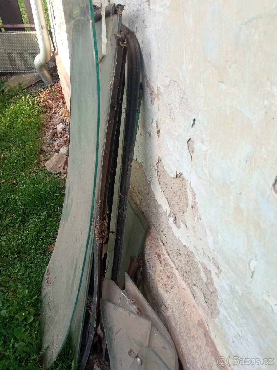 Skla na Skodu 1203 - 2