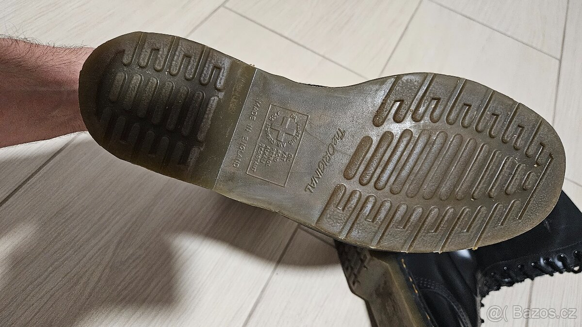 Dr. Martens - 14 dírek - 2