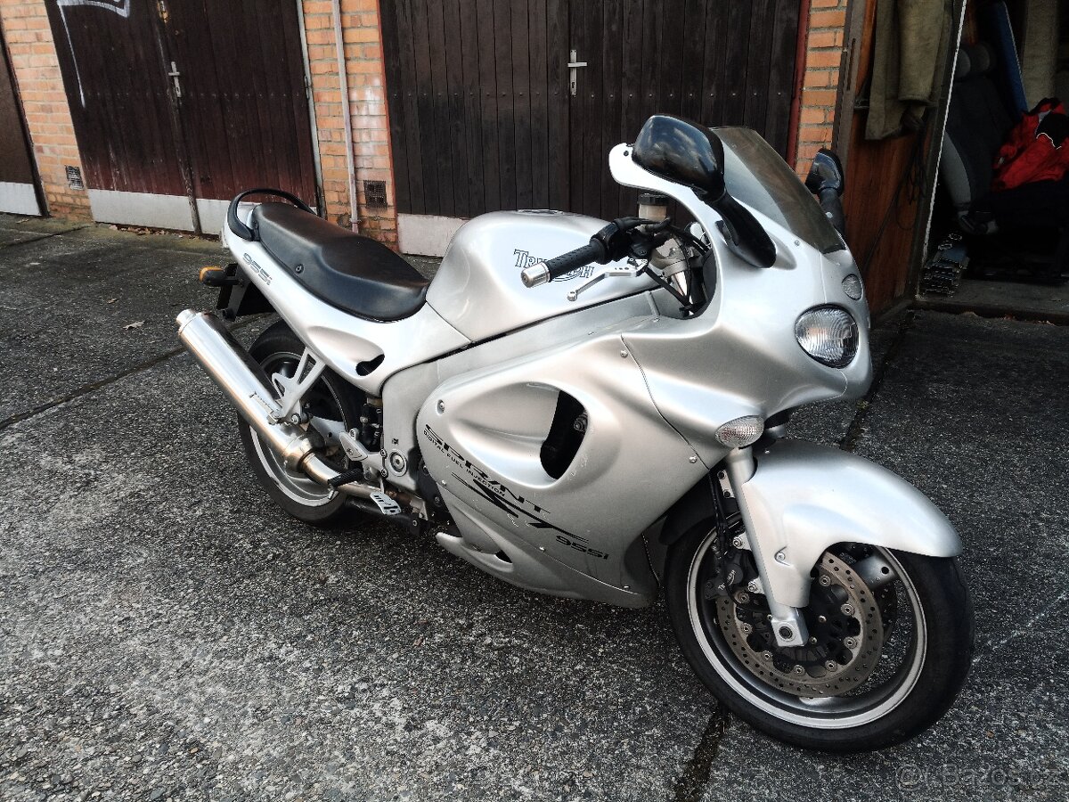 Triumph 955 - 2