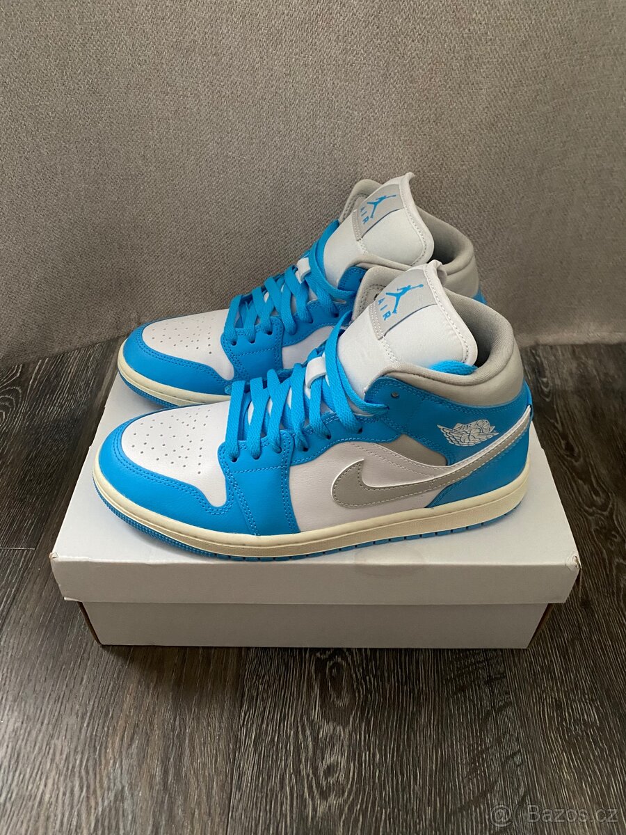 Nike Air Jordans 1 mid - 2