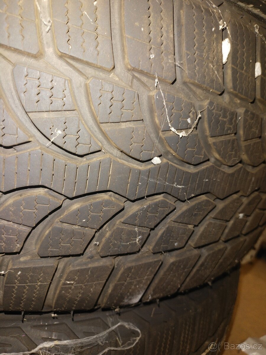 Bridgestone Blizzak LM-32 235/55 R17 - 2