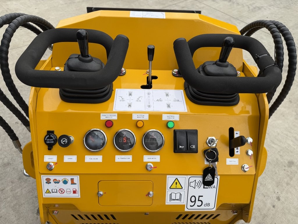 Mininakladač GT-380 - 2