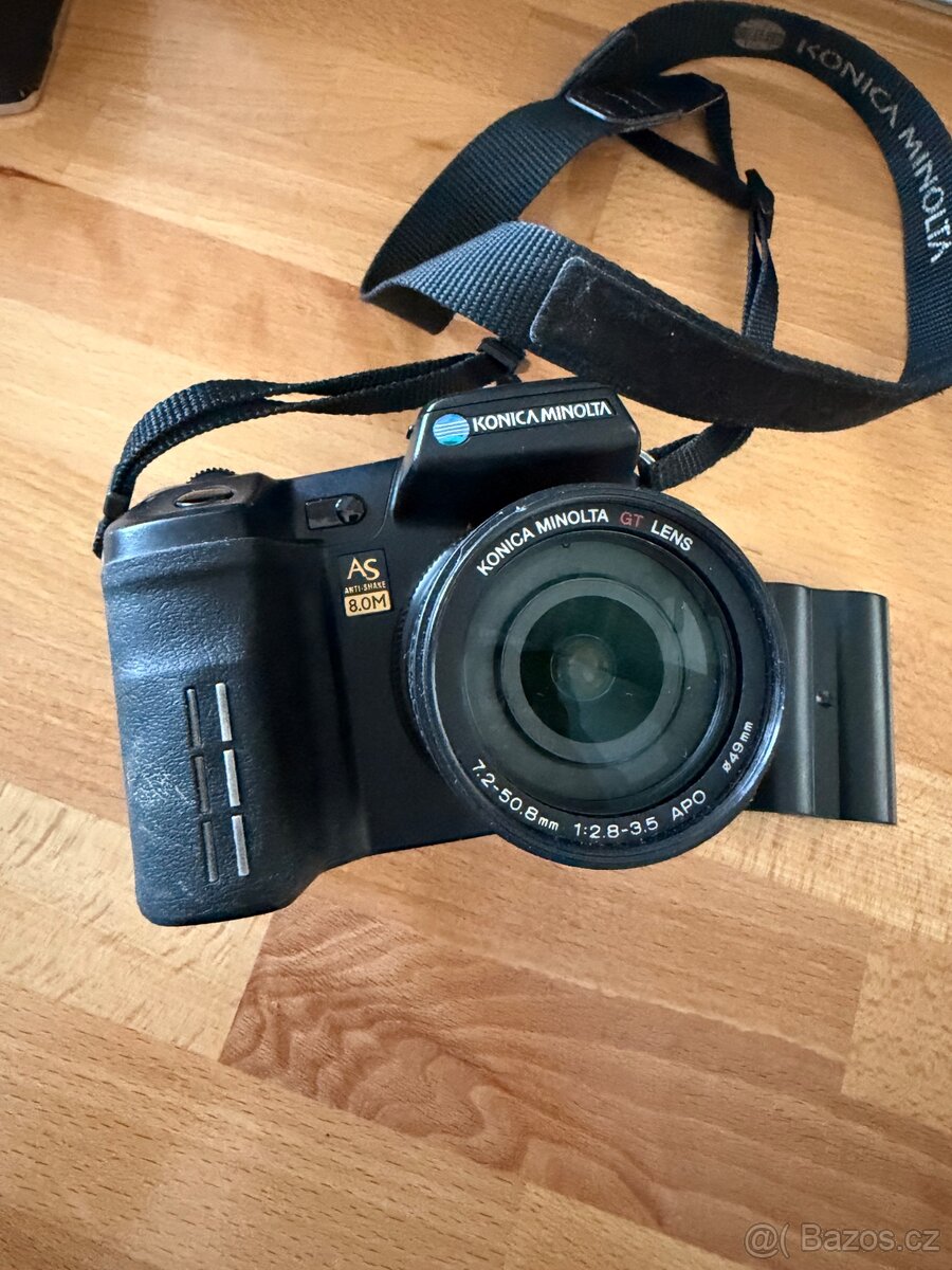 Konica Minolta DiMAGE A2 - 2