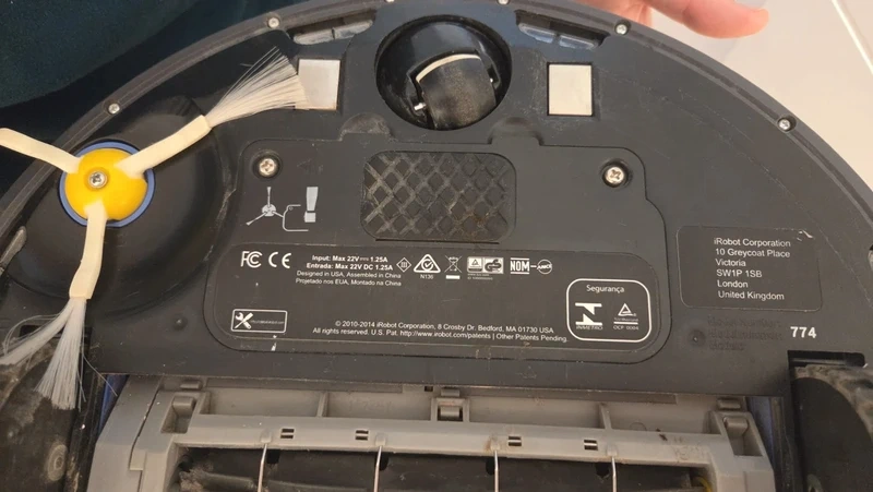 Robotický vysavač iRobot Roomba 774 - 2