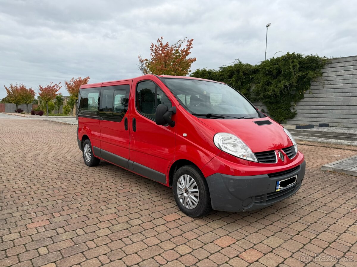 Renault Trafic long 6míst - 2