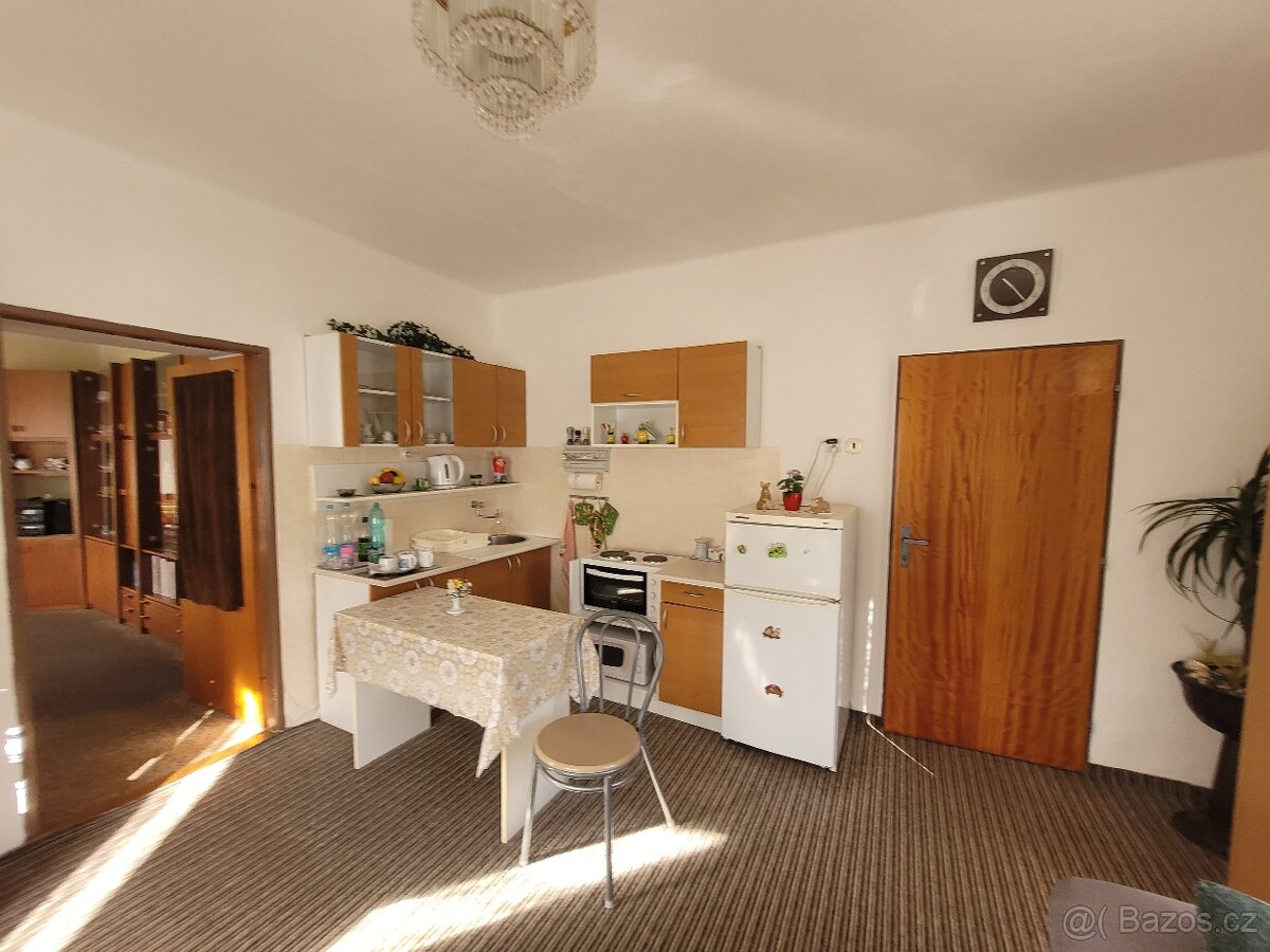 Prodej rodinného domu 400 m², pozemek 1 054 m² Moravany - 2