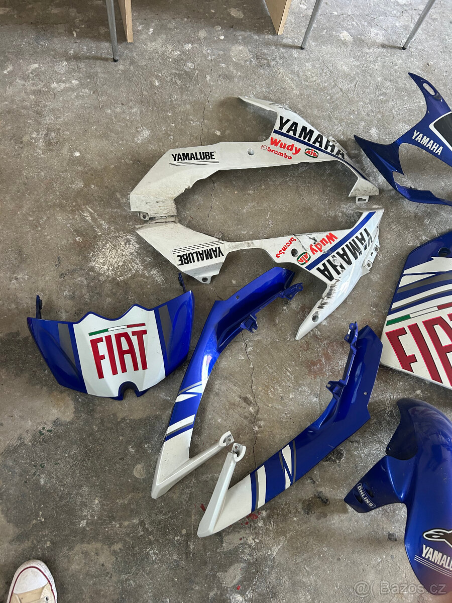 Prodám sadu kapot na Yamaha YZF R1 2008 (RN19) - 2